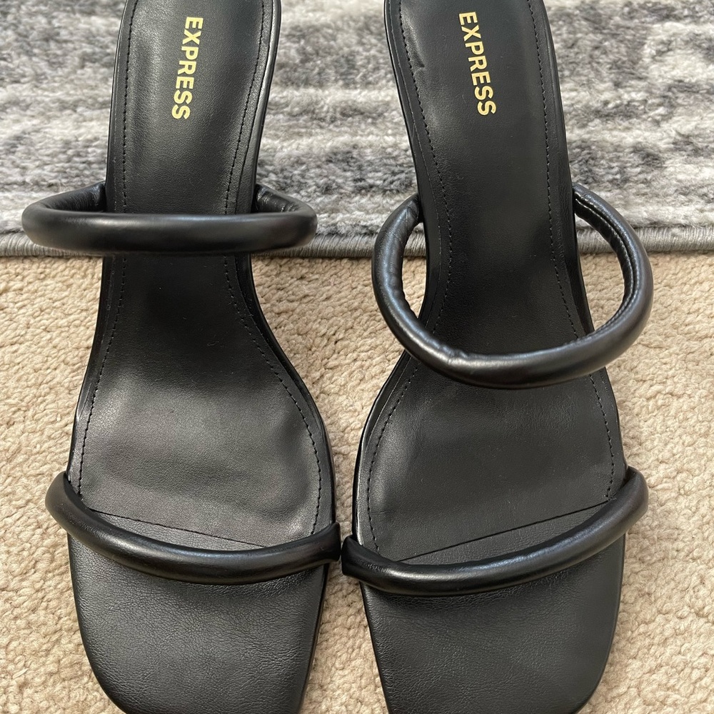Express heels size 9 never worn